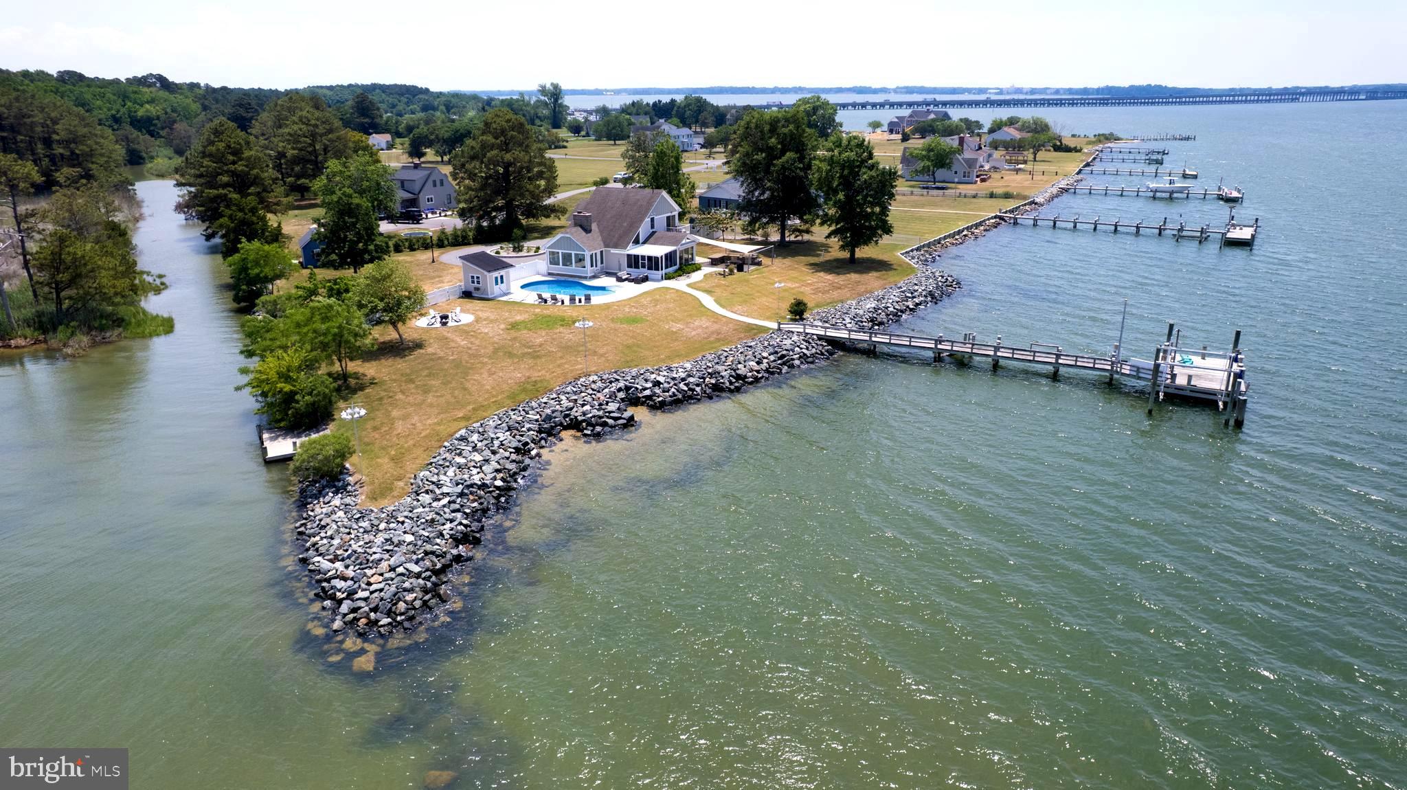 1724 FERRY POINT COURT