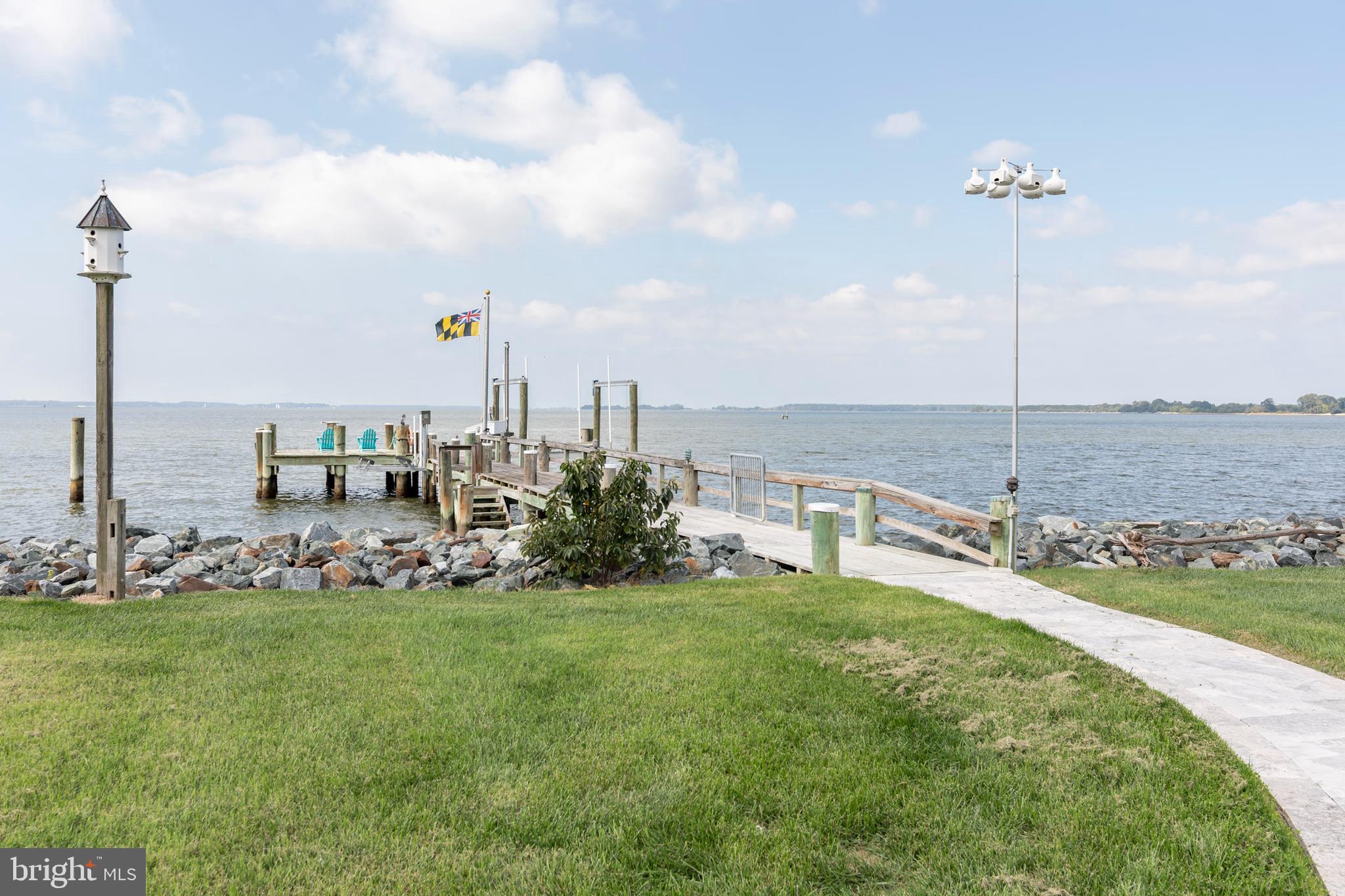 1724 FERRY POINT COURT