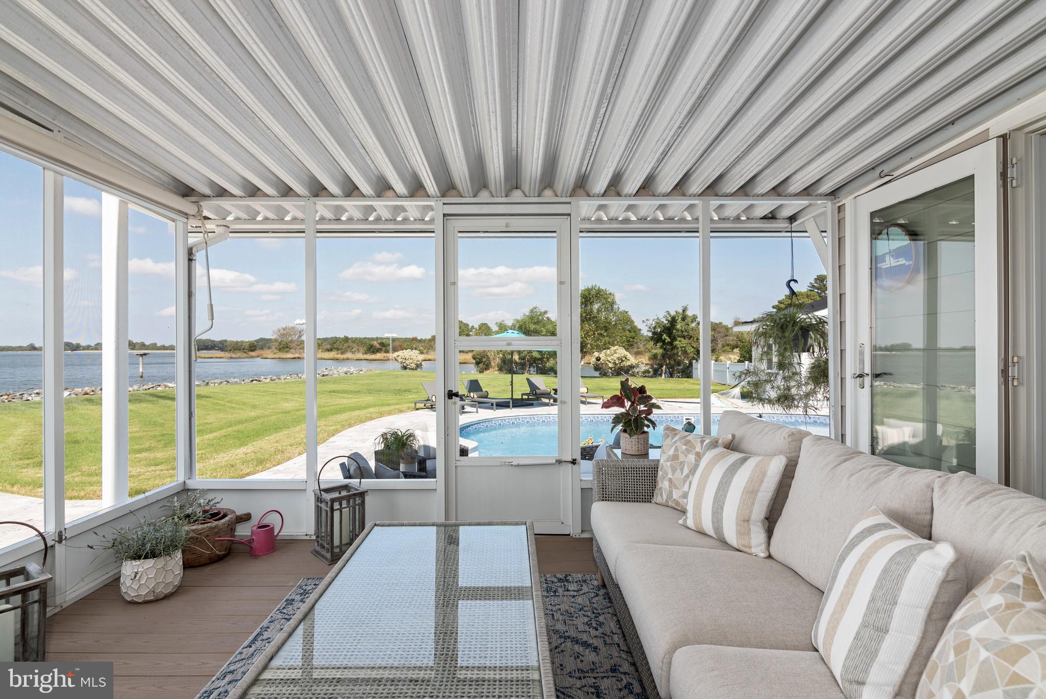 1724 FERRY POINT COURT