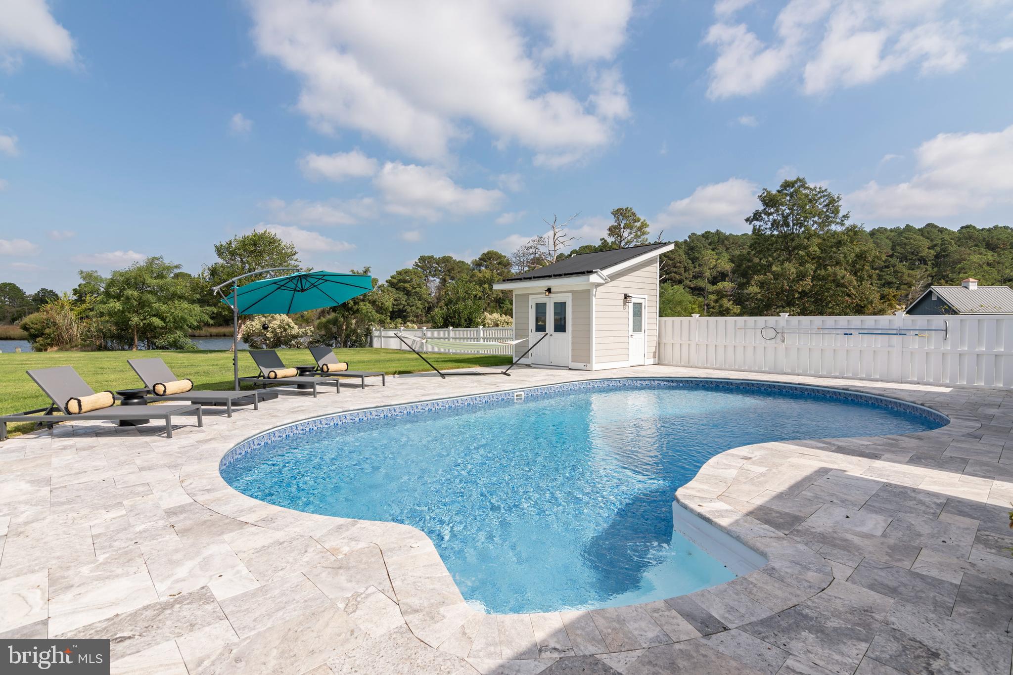 1724 FERRY POINT COURT