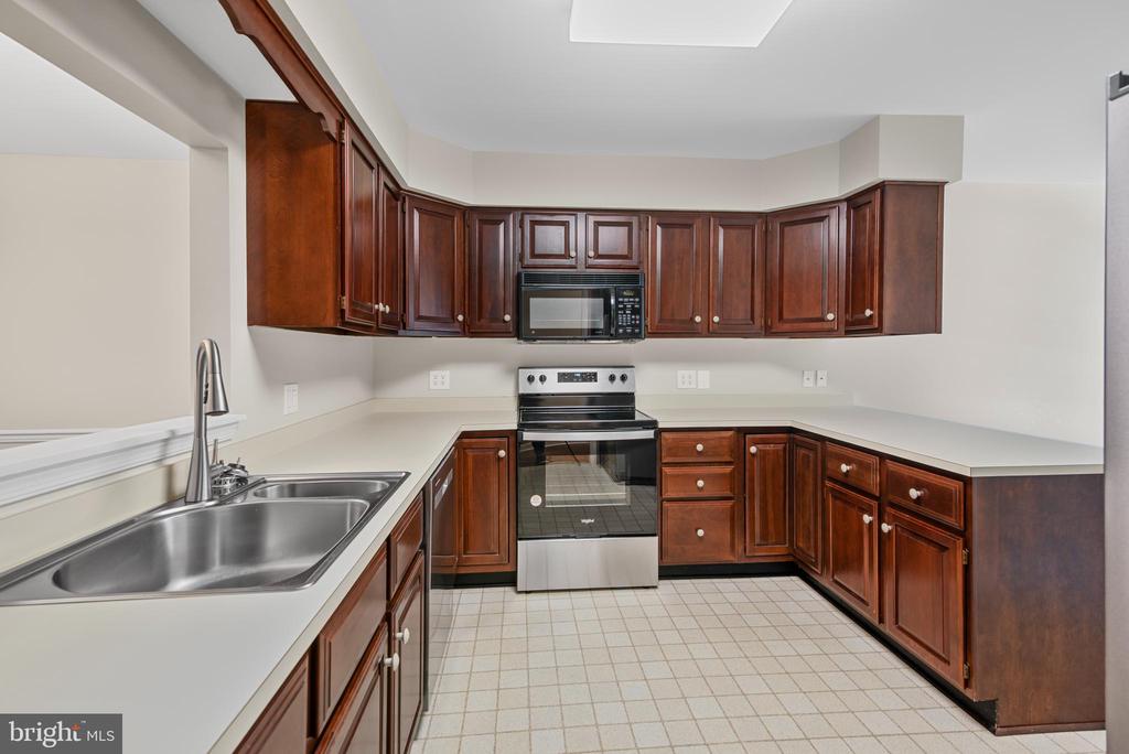 1175 S WASHINGTON STREET Unit: 18
