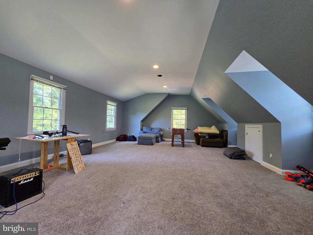 28091 OAKLANDS CIRCLE