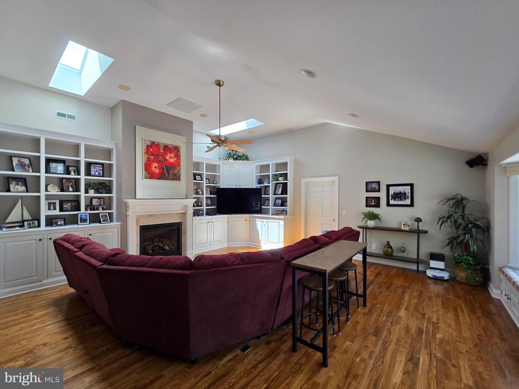 28091 OAKLANDS CIRCLE