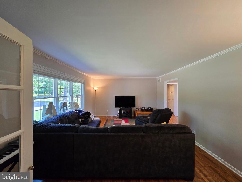 28091 OAKLANDS CIRCLE