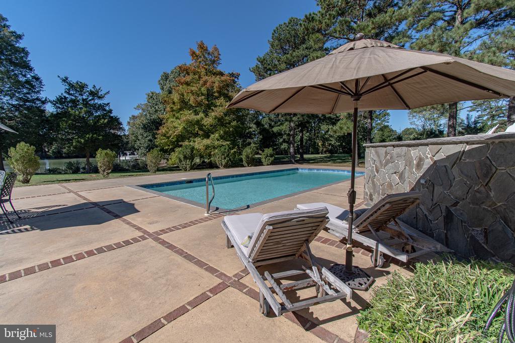 7250 MAXMORE CREEK DRIVE
