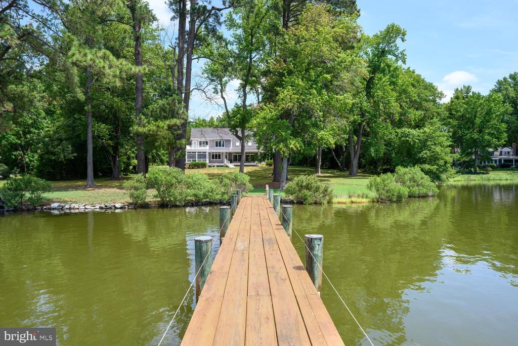 27877 BENT FARM LANE