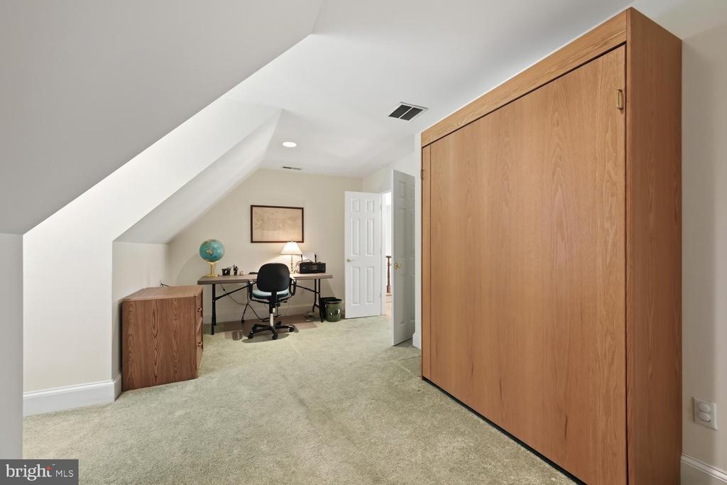 27877 BENT FARM LANE