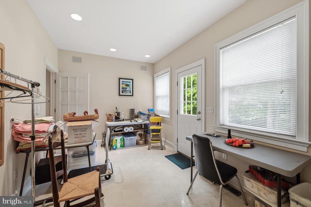 27877 BENT FARM LANE