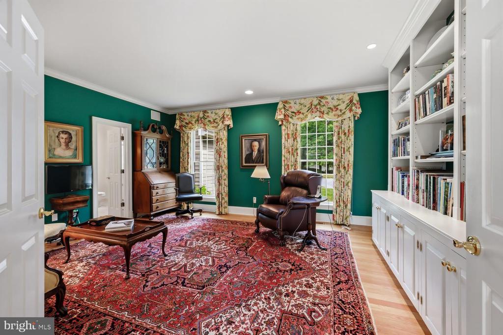 27877 BENT FARM LANE
