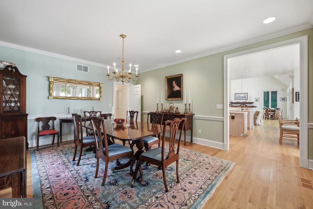27877 BENT FARM LANE