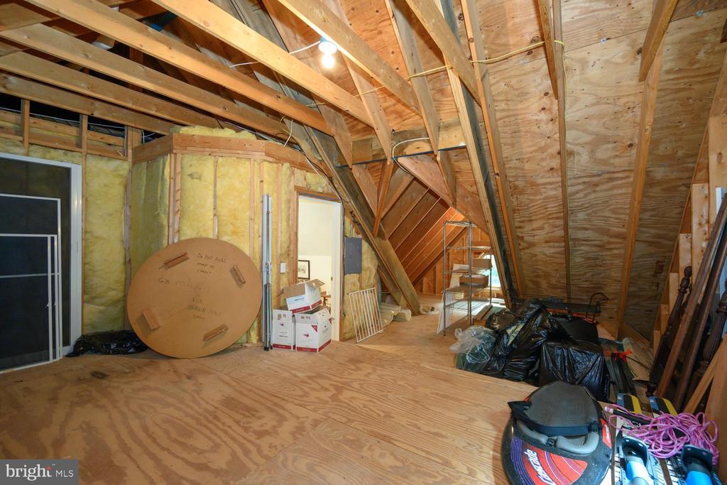 27877 BENT FARM LANE