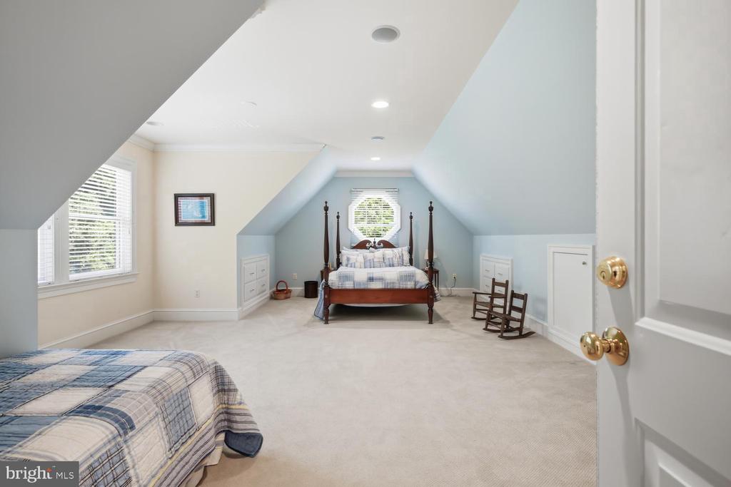 27877 BENT FARM LANE