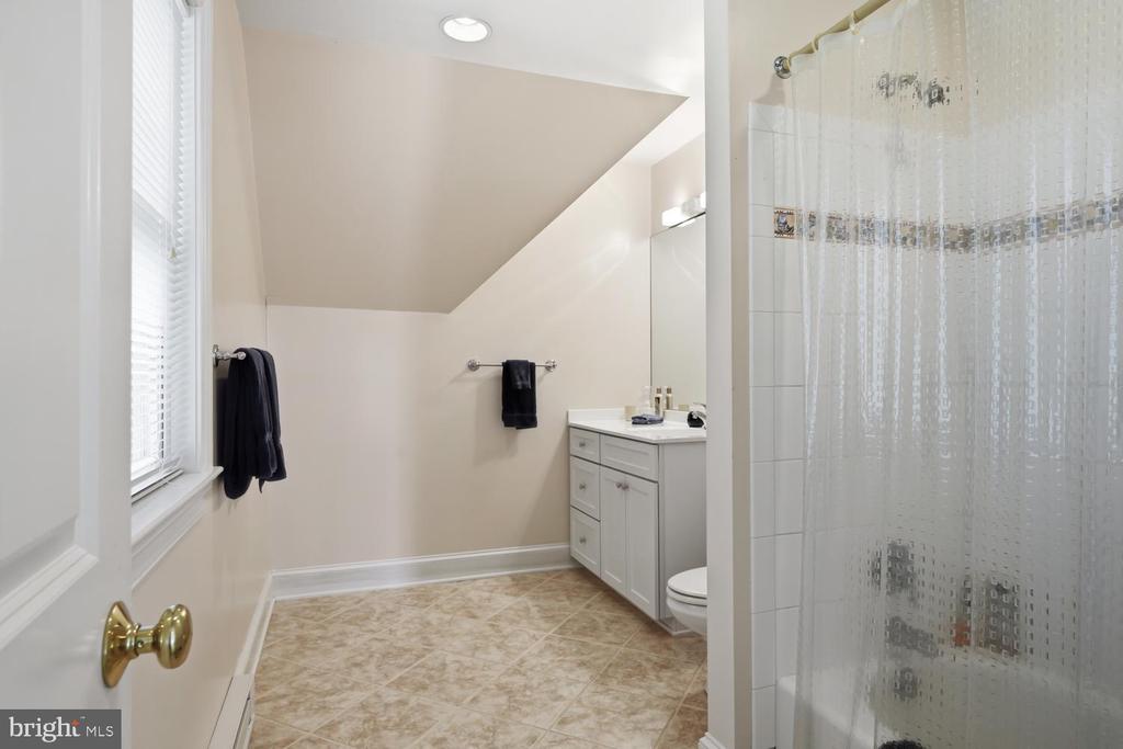 27877 BENT FARM LANE