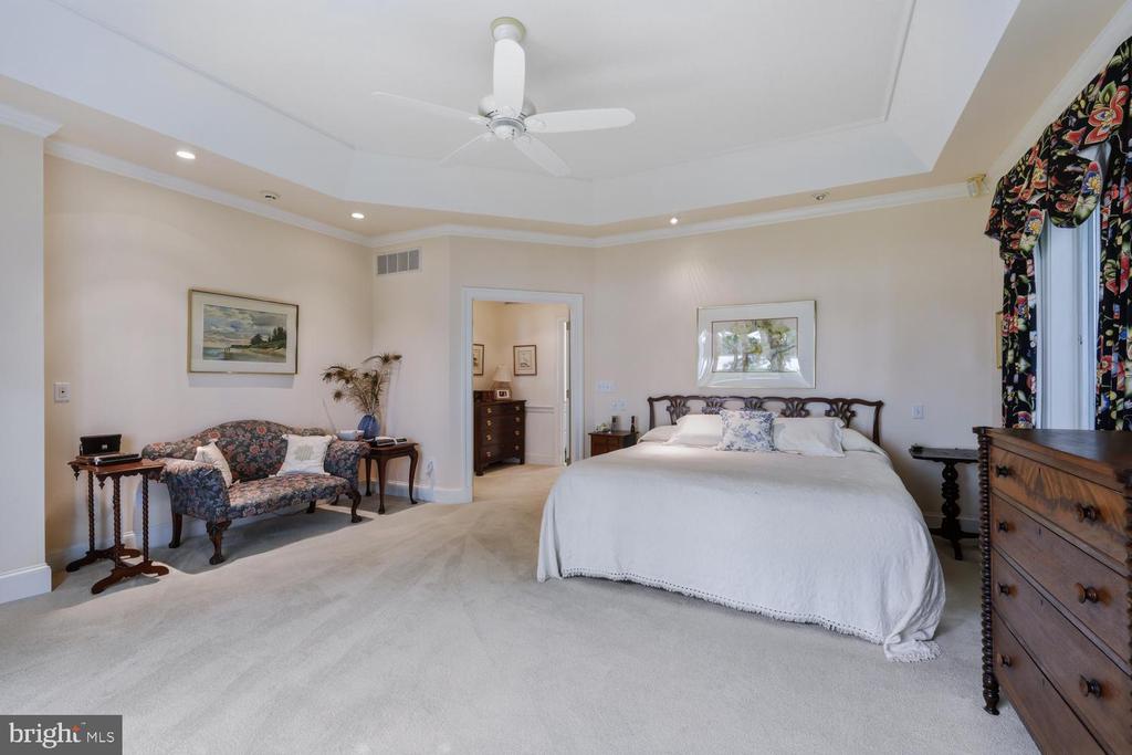 27877 BENT FARM LANE