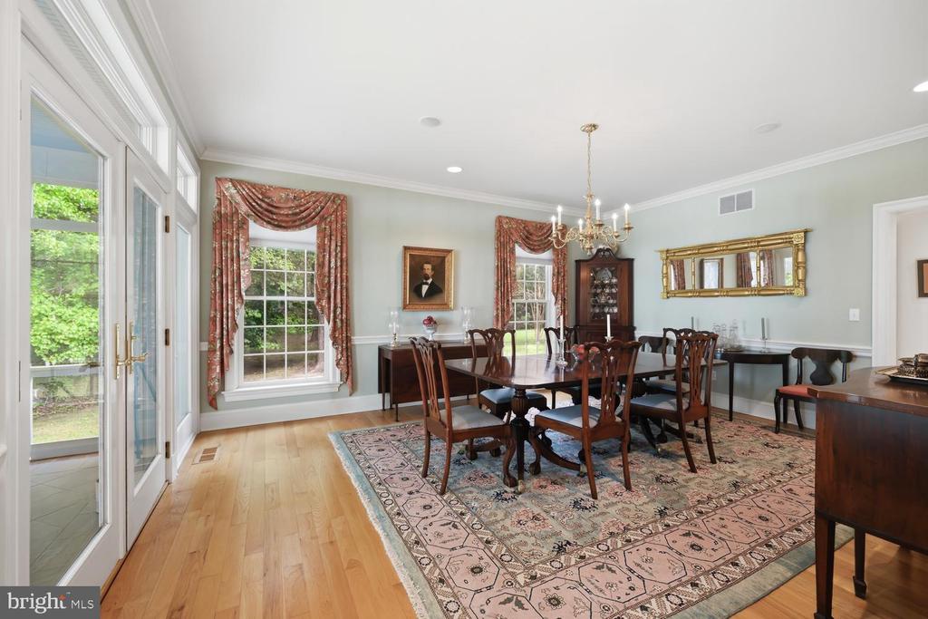 27877 BENT FARM LANE