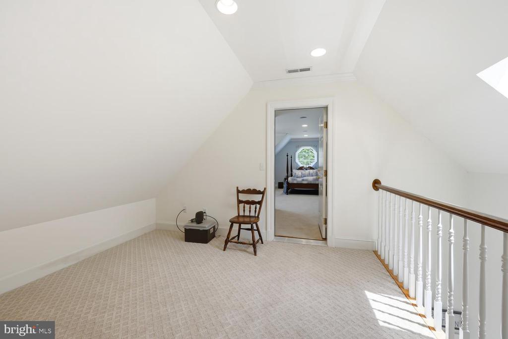 27877 BENT FARM LANE