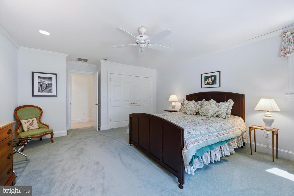 27877 BENT FARM LANE