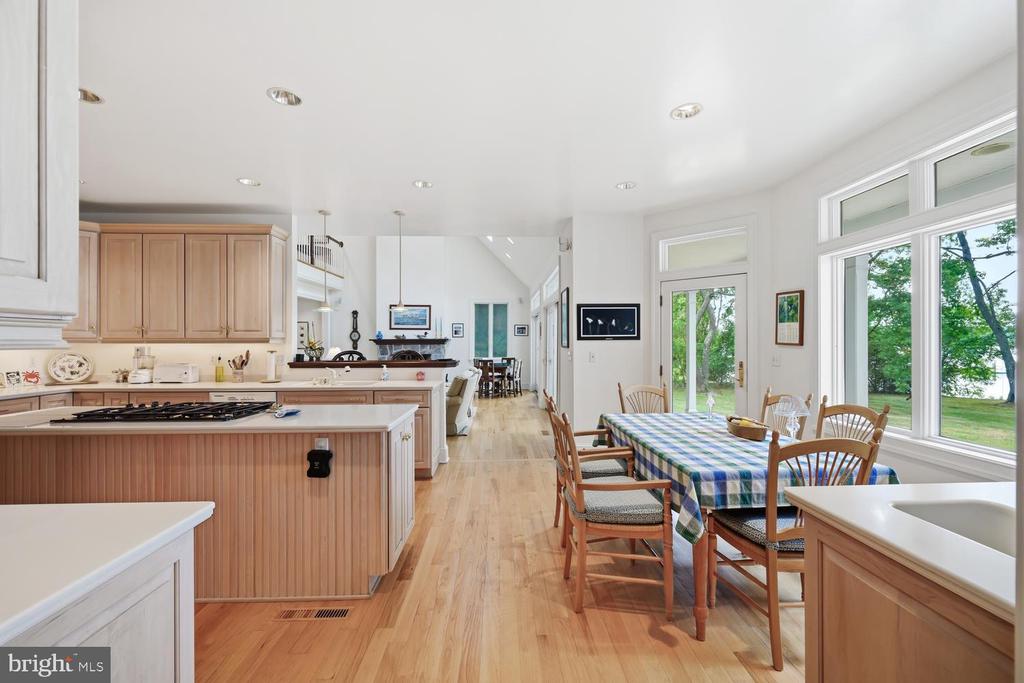 27877 BENT FARM LANE