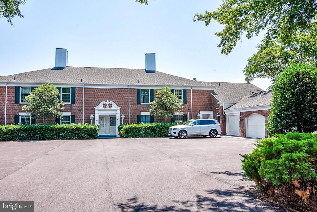 9531 QUAIL HOLLOW DRIVE Unit: 405