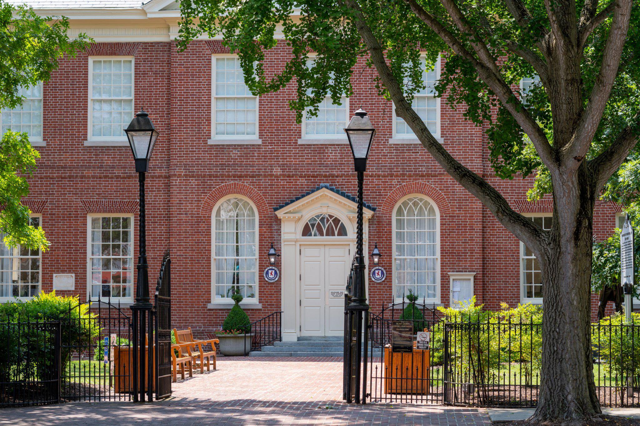 11 LONDONDERRY DRIVE