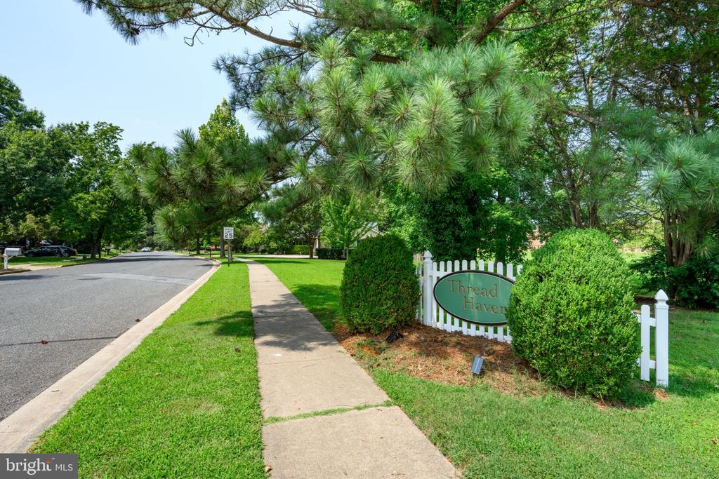 11 LONDONDERRY DRIVE