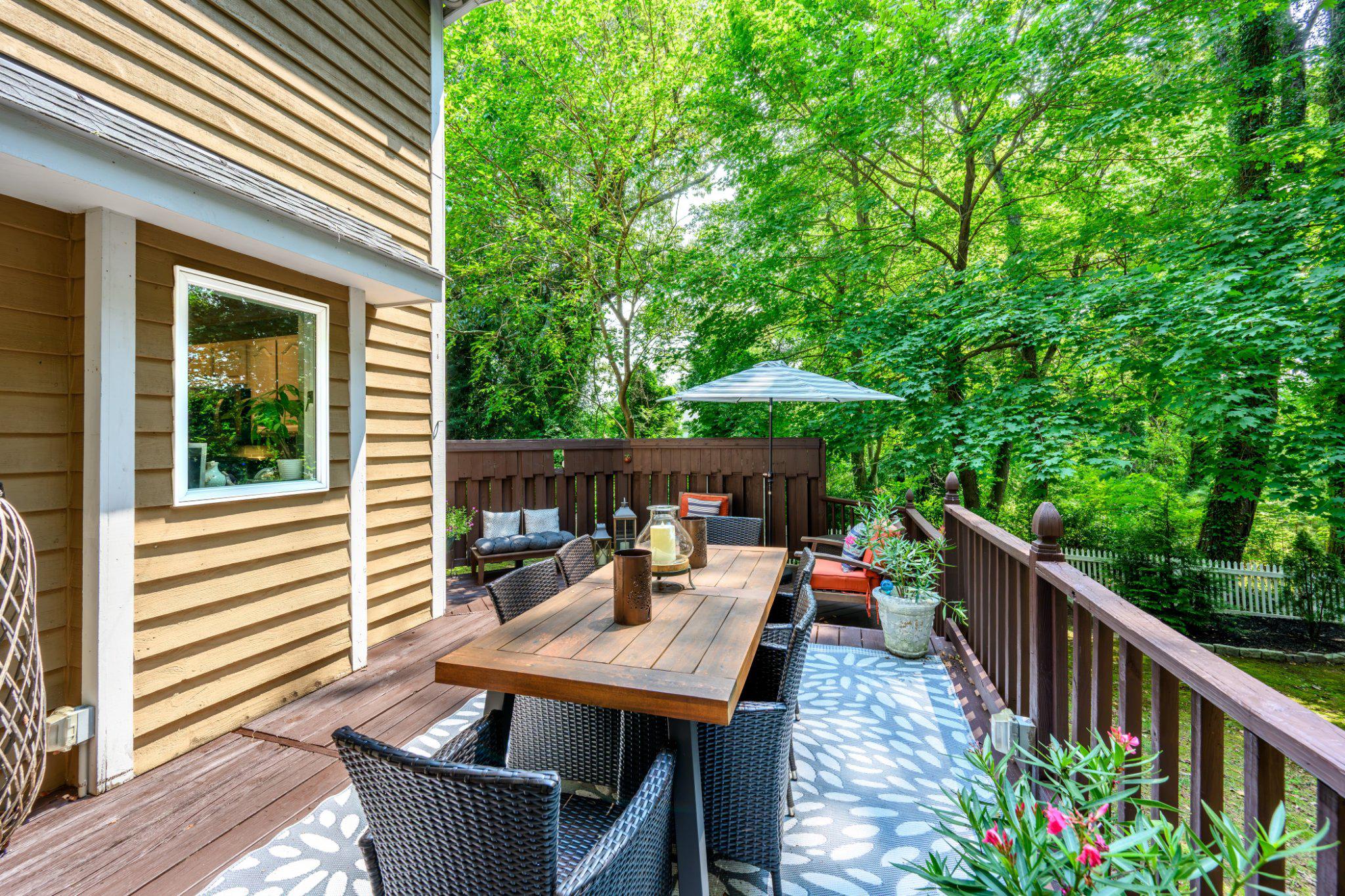 11 LONDONDERRY DRIVE