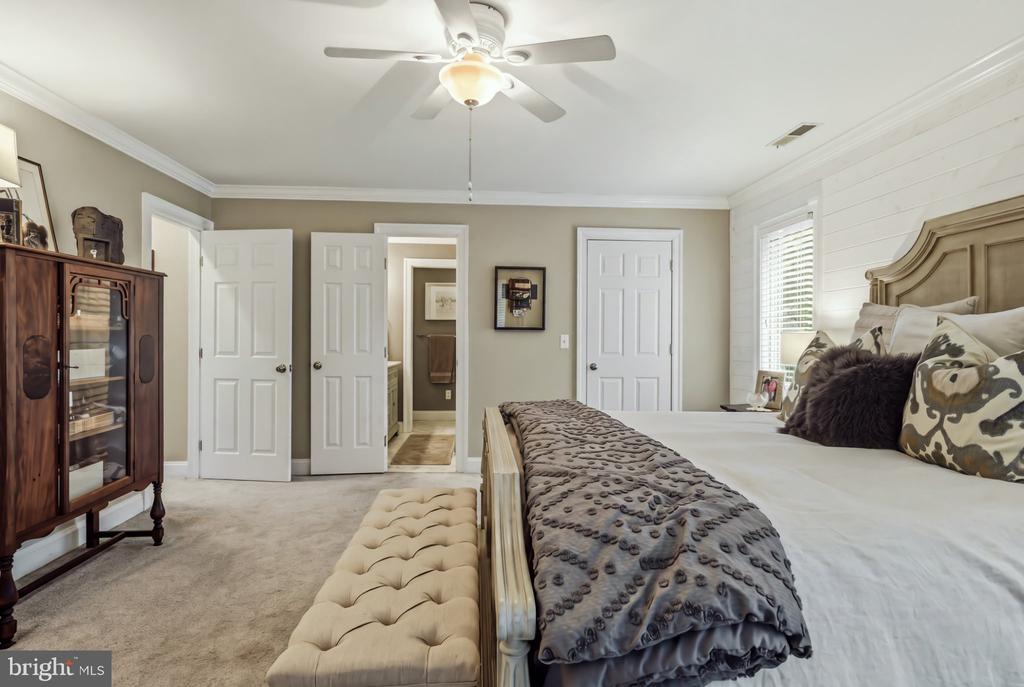 11 LONDONDERRY DRIVE