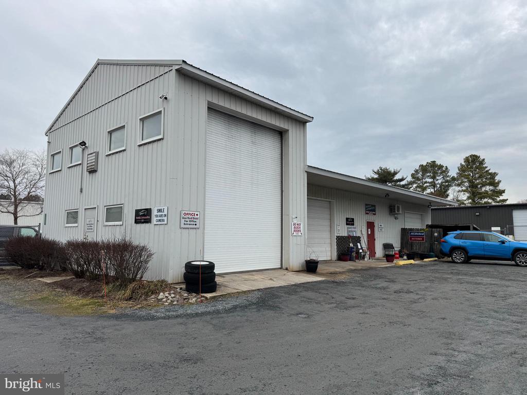 7923 INDUSTRIAL PARK ROAD
