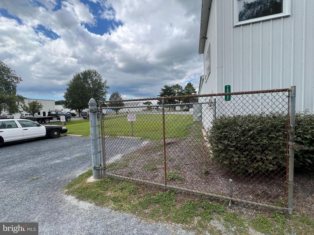 7923 INDUSTRIAL PARK ROAD