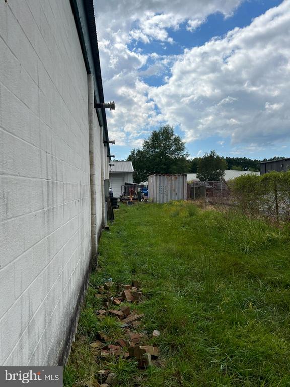 7923 INDUSTRIAL PARK ROAD