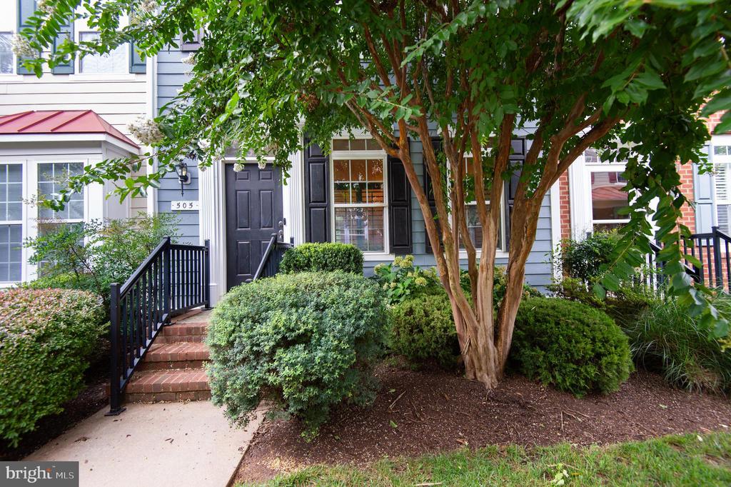 300 DIXON STREET Unit: 505