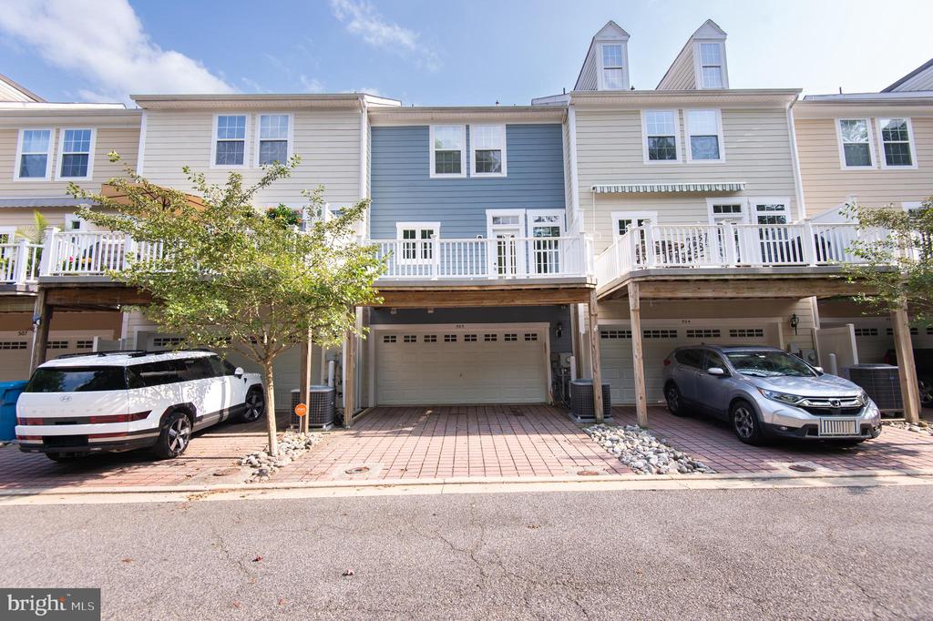 300 DIXON STREET Unit: 505