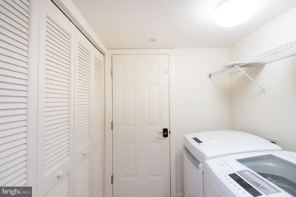 300 DIXON STREET Unit: 505