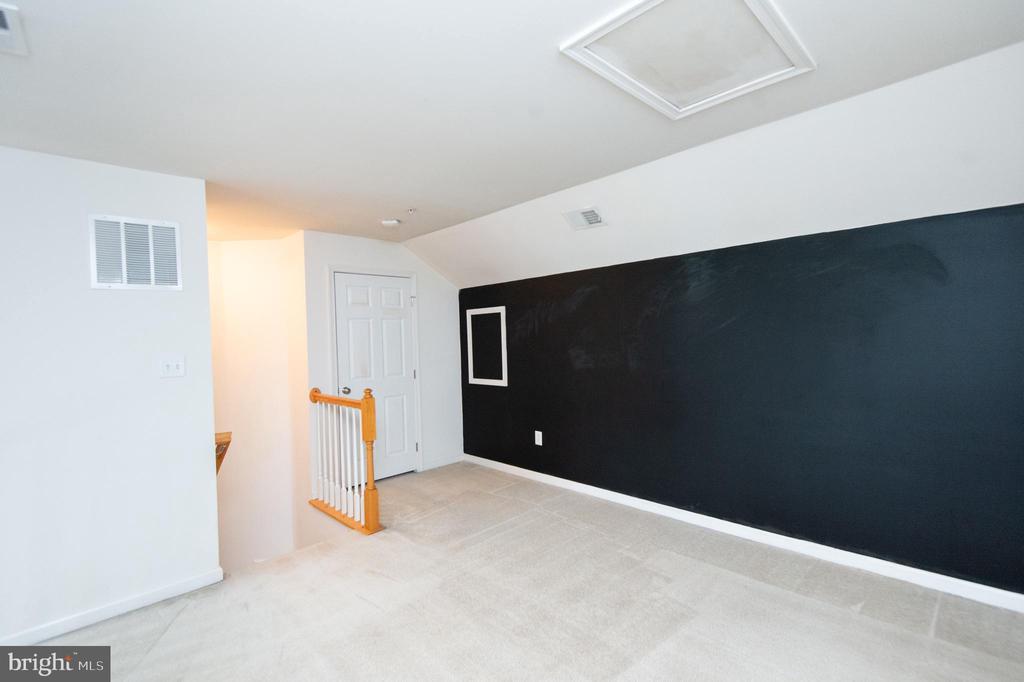 300 DIXON STREET Unit: 505