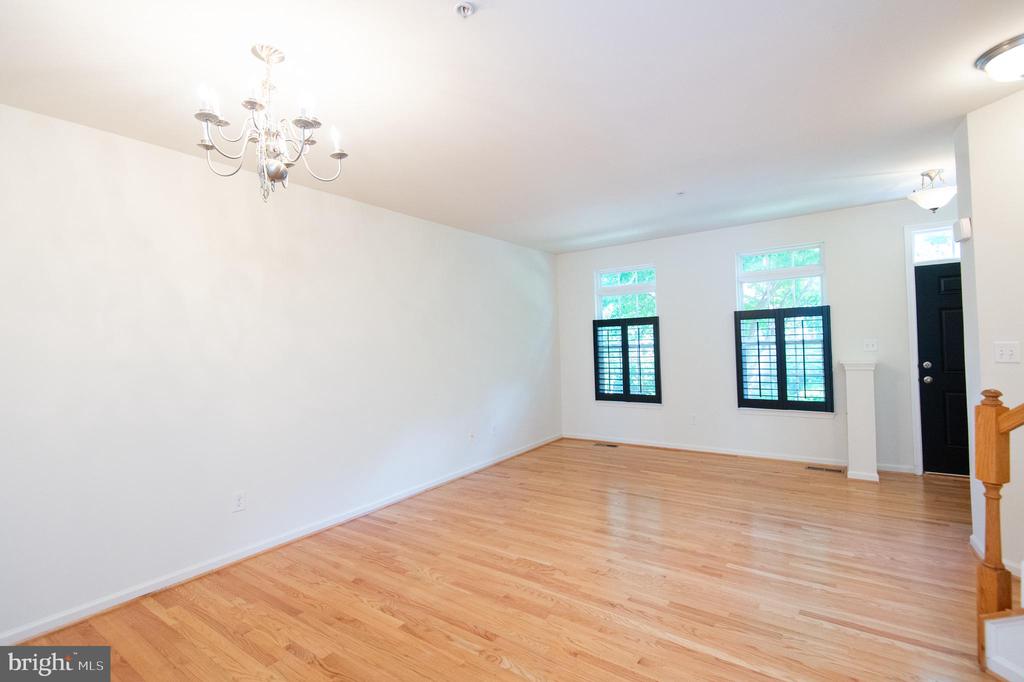 300 DIXON STREET Unit: 505