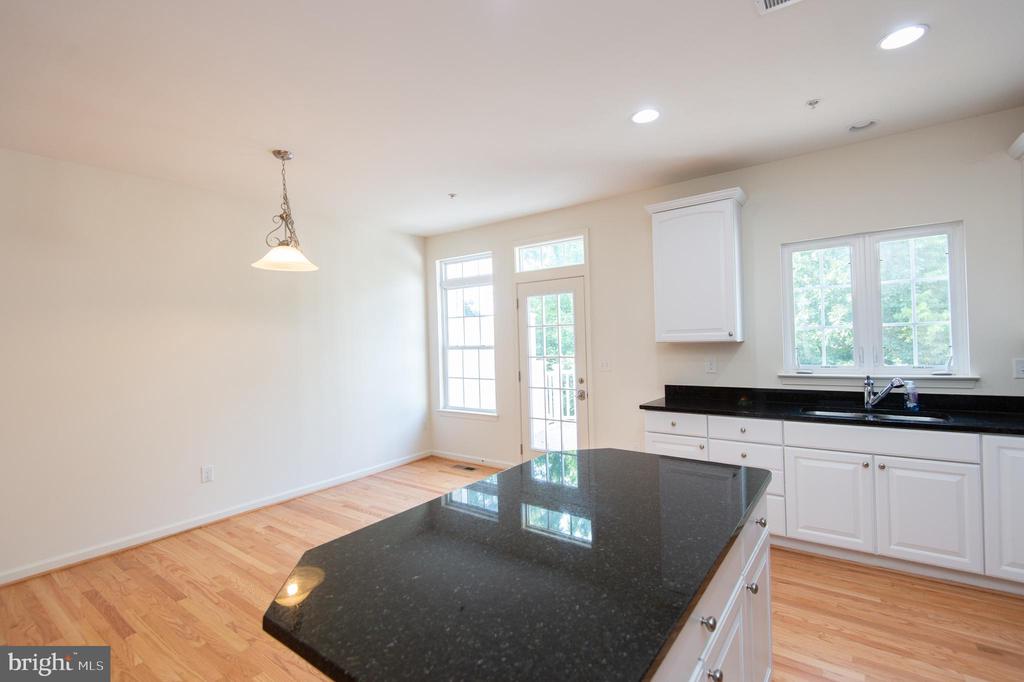 300 DIXON STREET Unit: 505
