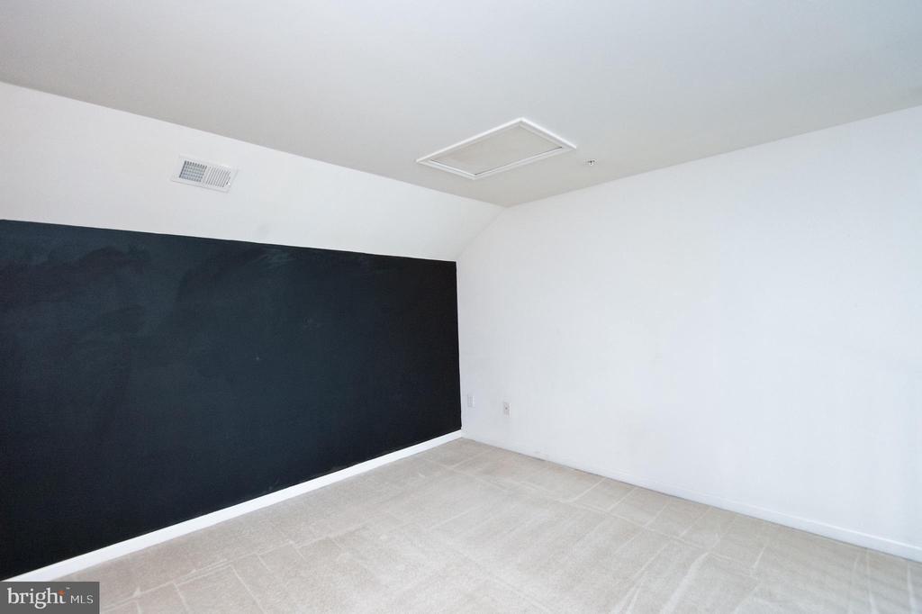 300 DIXON STREET Unit: 505