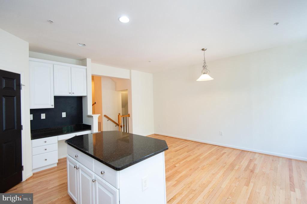 300 DIXON STREET Unit: 505