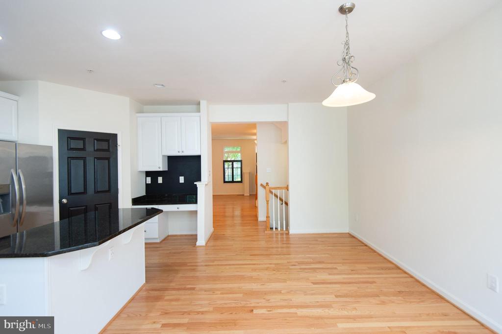 300 DIXON STREET Unit: 505