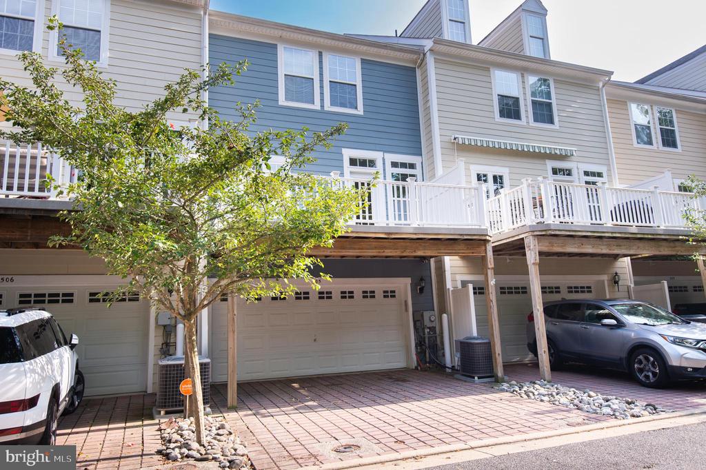 300 DIXON STREET Unit: 505