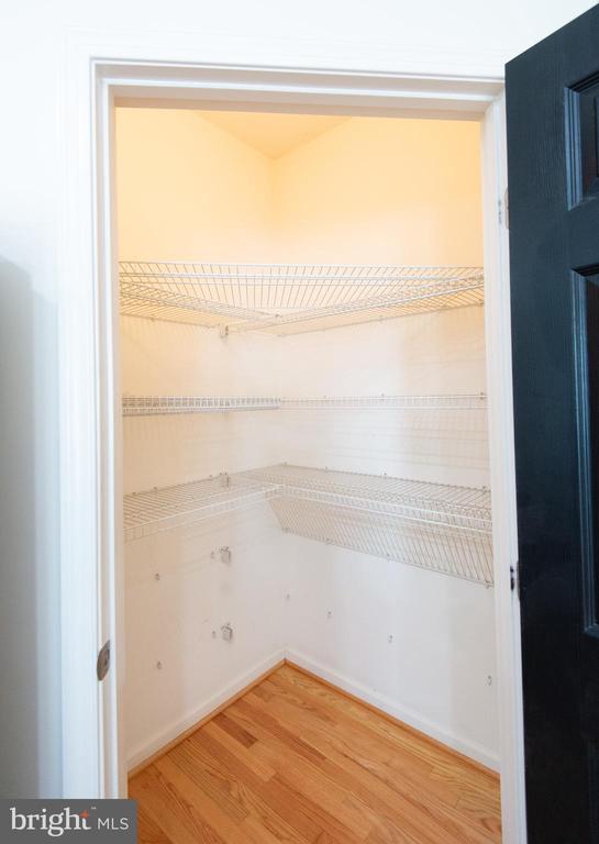 300 DIXON STREET Unit: 505