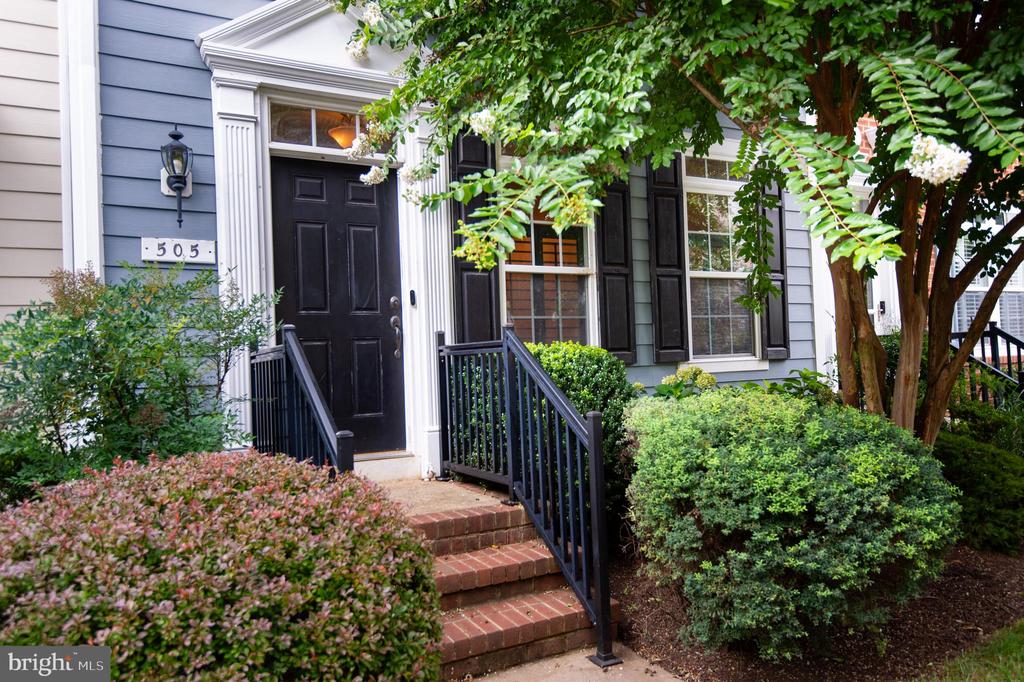 300 DIXON STREET Unit: 505