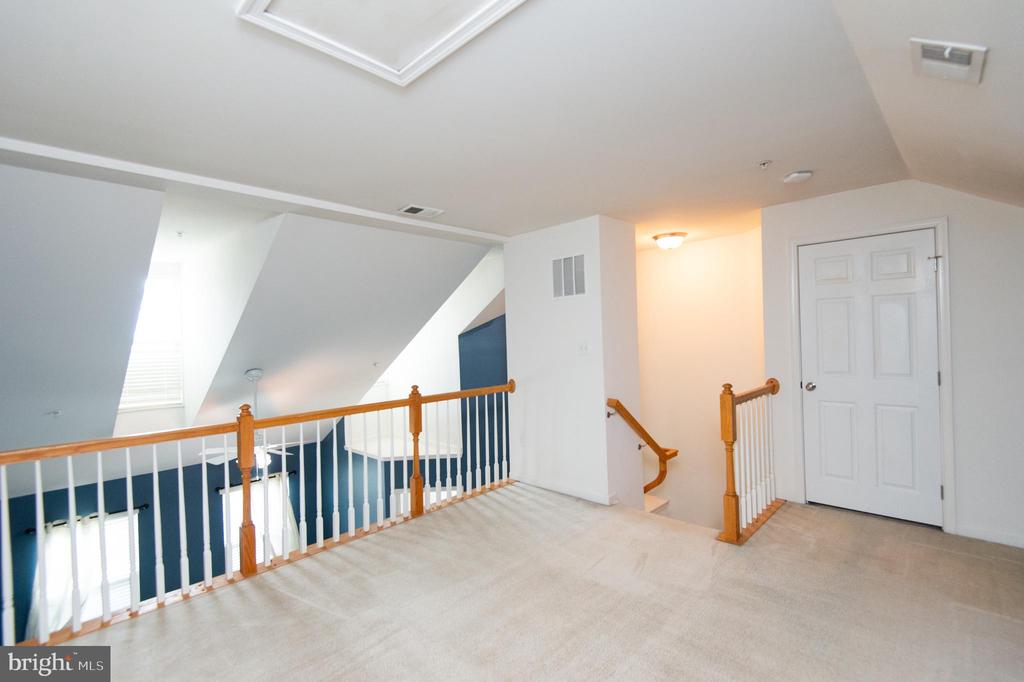 300 DIXON STREET Unit: 505