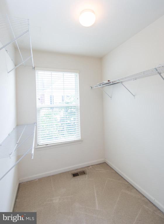 300 DIXON STREET Unit: 505