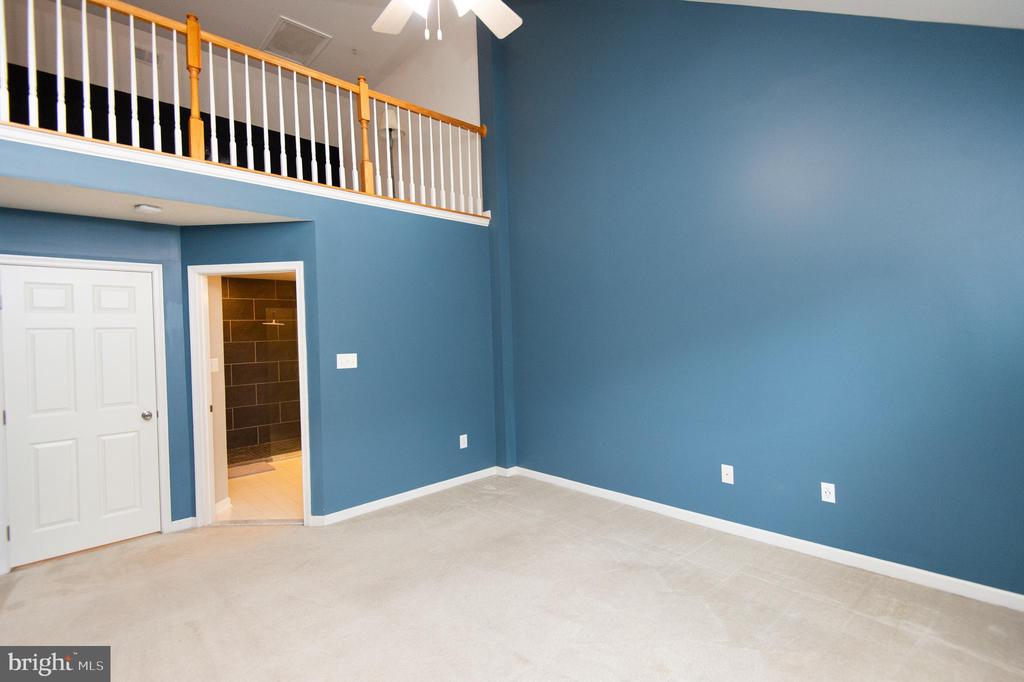 300 DIXON STREET Unit: 505