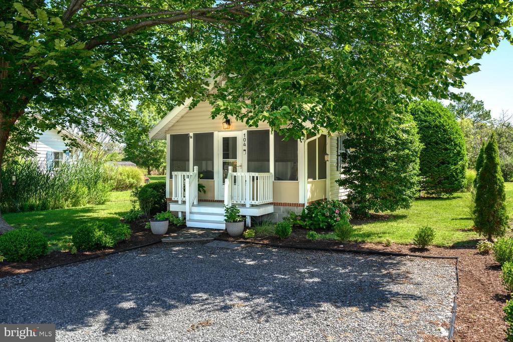 104 BONFIELD AVENUE