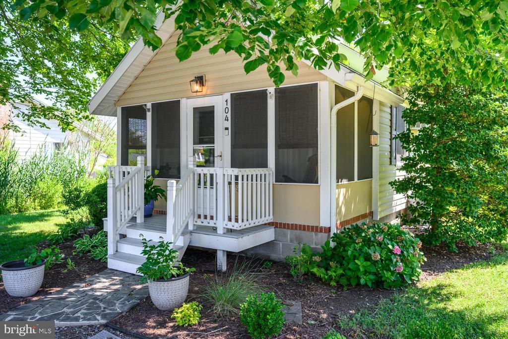 104 BONFIELD AVENUE