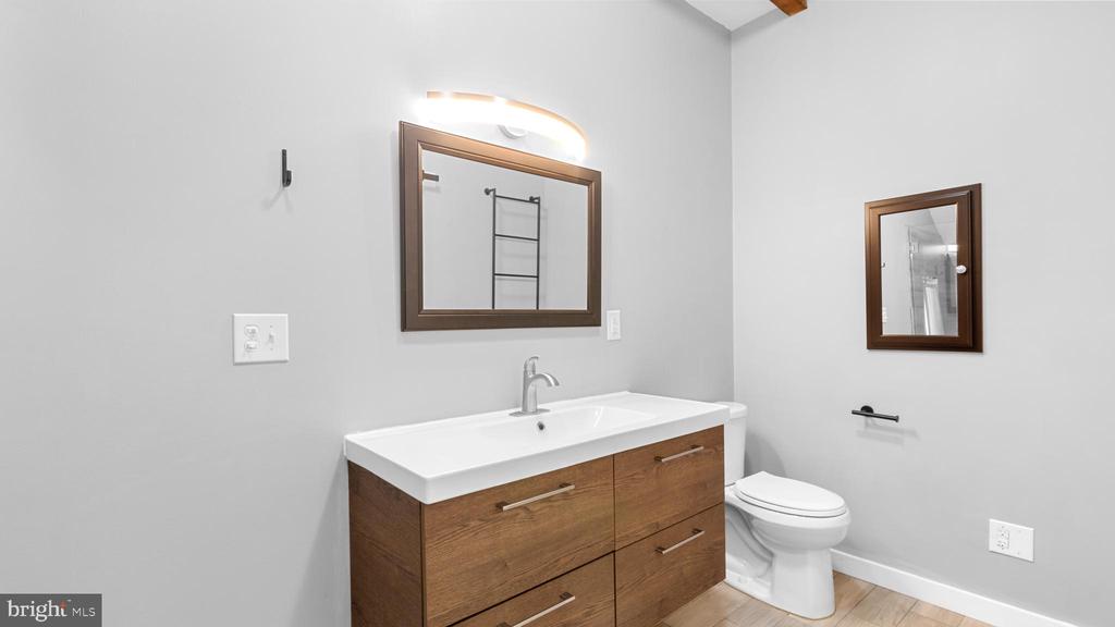 429 S WASHINGTON STREET Unit: APARTMENT B