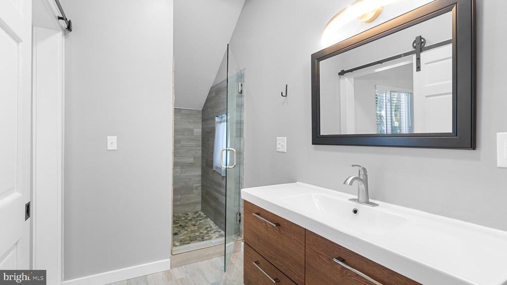 429 S WASHINGTON STREET Unit: APARTMENT B