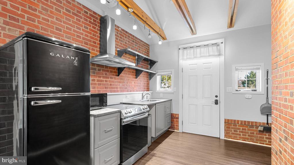429 S WASHINGTON STREET Unit: APARTMENT B